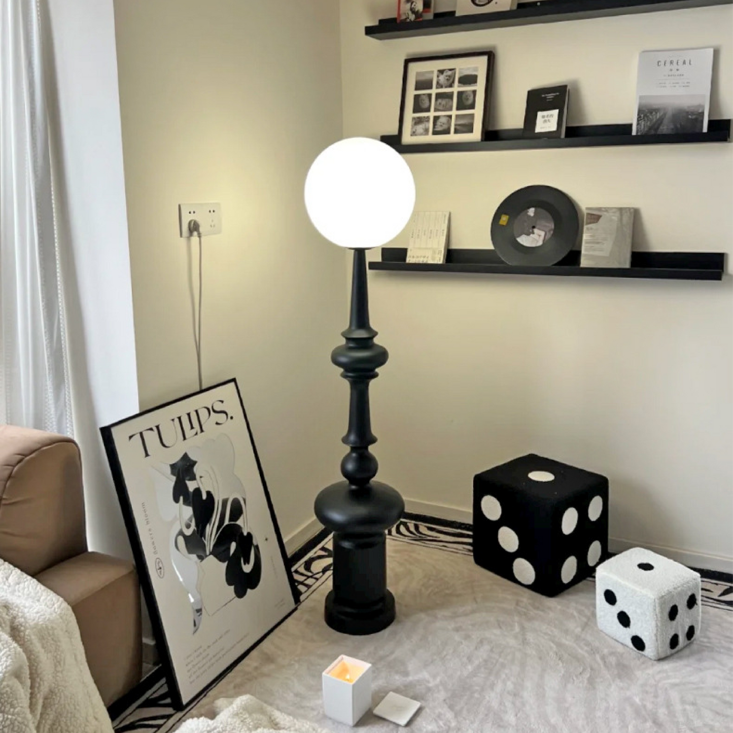 Lampe de Sol Bauhaus Noire | Élégance Géométrique et Atmosphère Chaleureuse