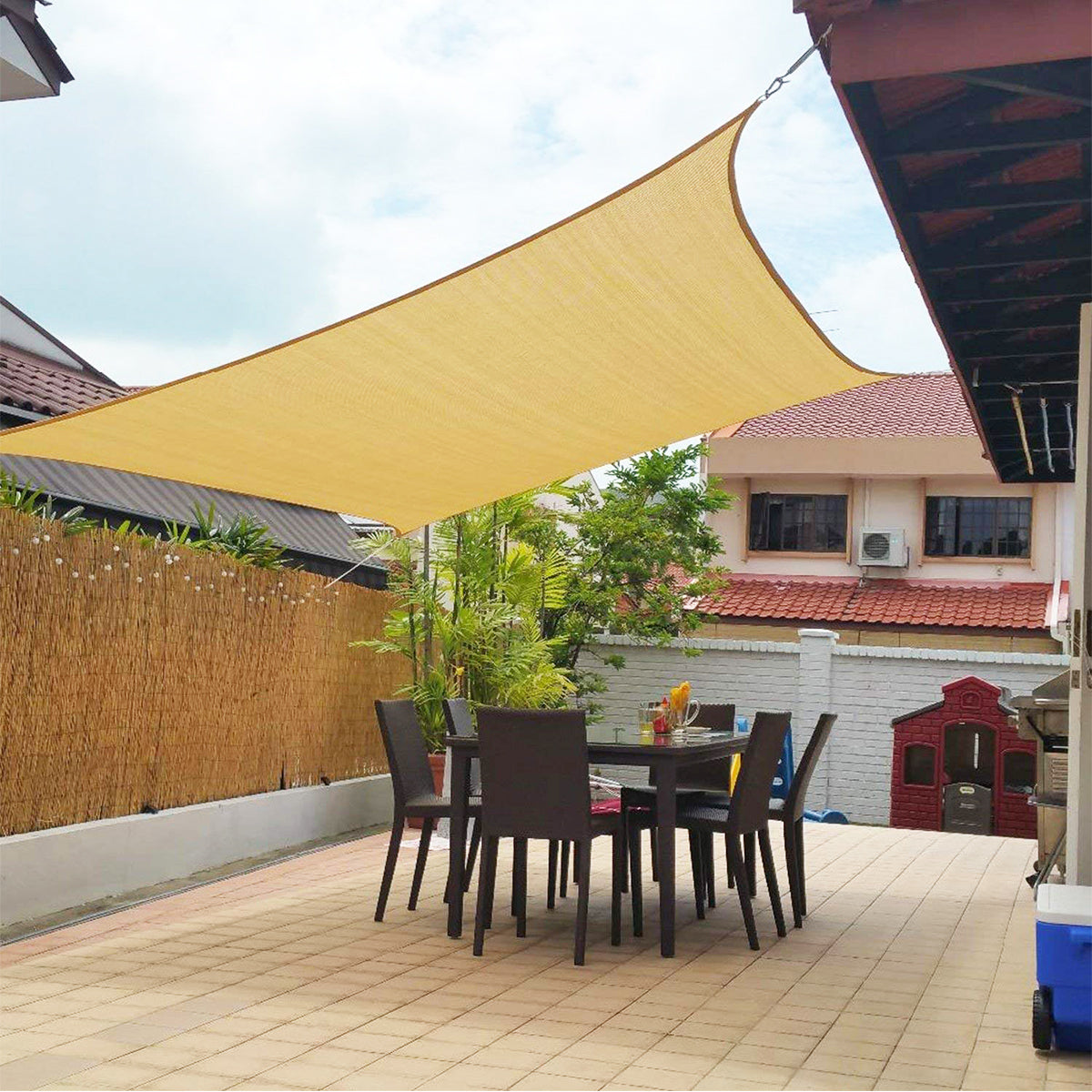 Tissu Résistant aux Intempéries pour Terrasse | Protection Élégante et Polyvalente