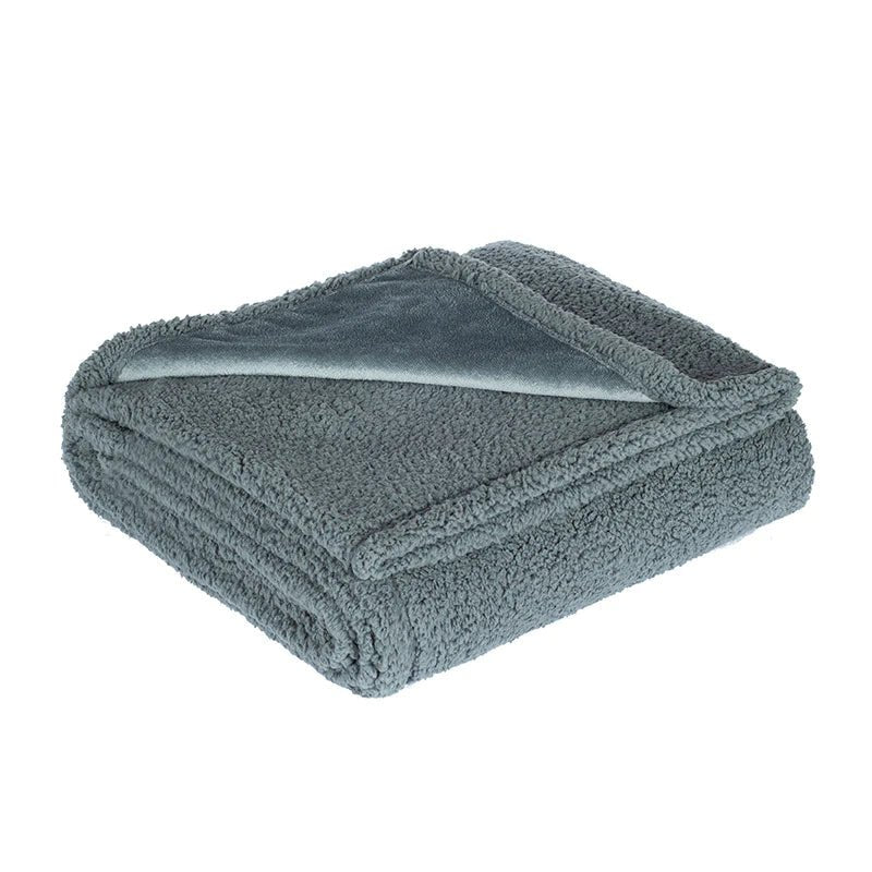 Couverture Imperméable en Microfibre | Douceur et Protection pour Toutes les Saisons