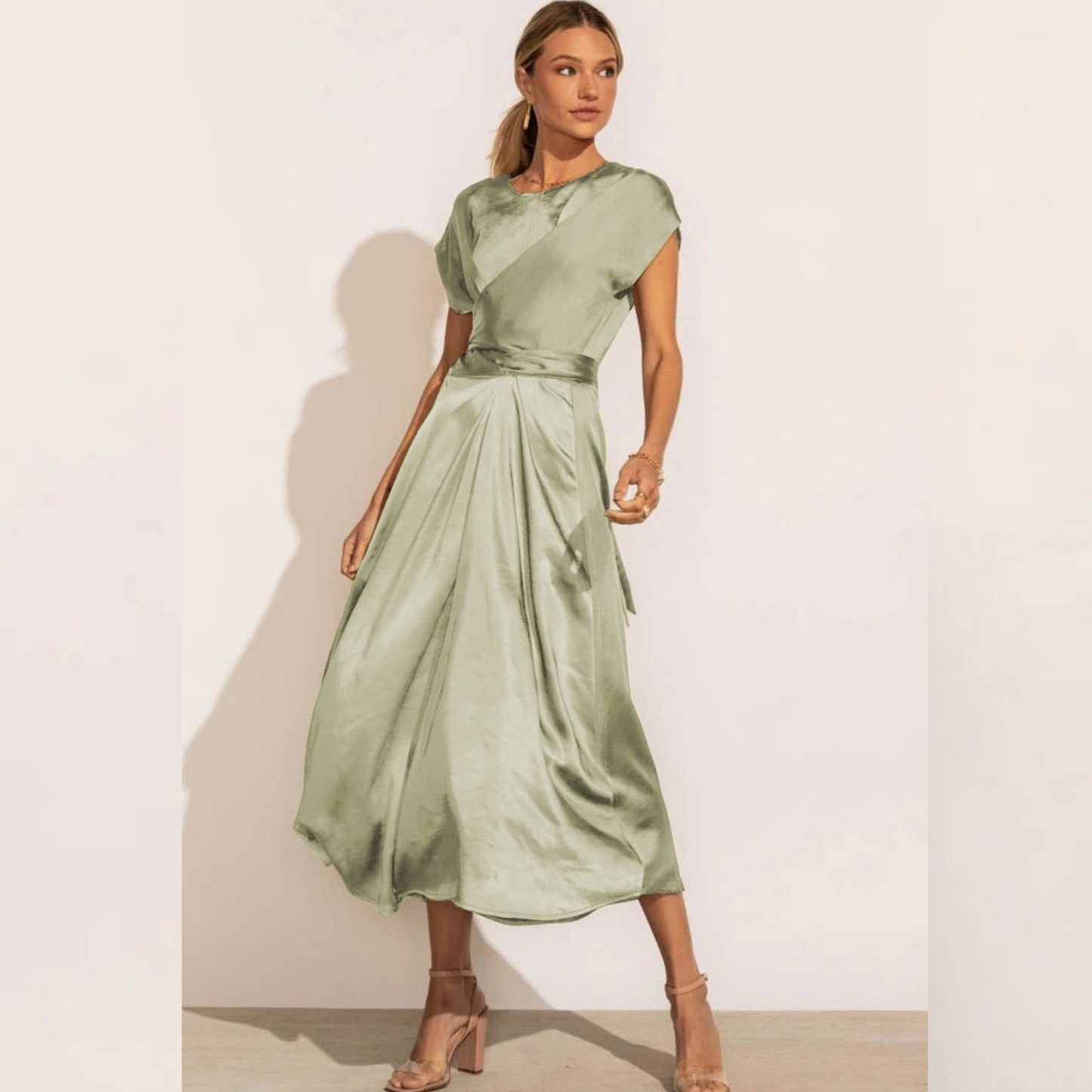 Robe Midi Élégante pour Soirées | Tissu Satiné et Coupe Flatteuse