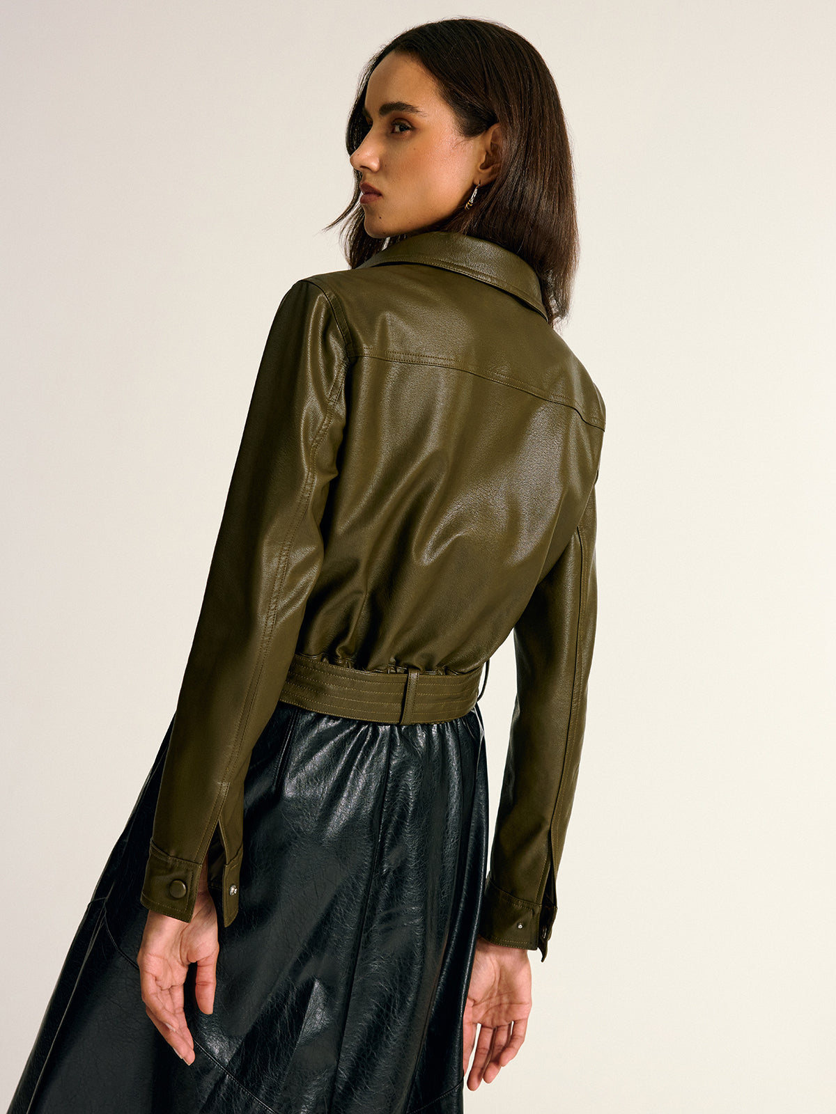 Veste Chemise Cargo en Cuir Synthétique | Ceinturée et Ajustement Slim