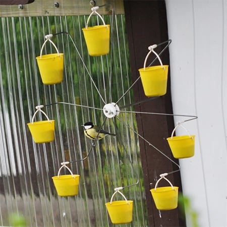 Nourrisseur à Oiseaux en Métal Jaune | Design Unique et Résistant aux Intempéries