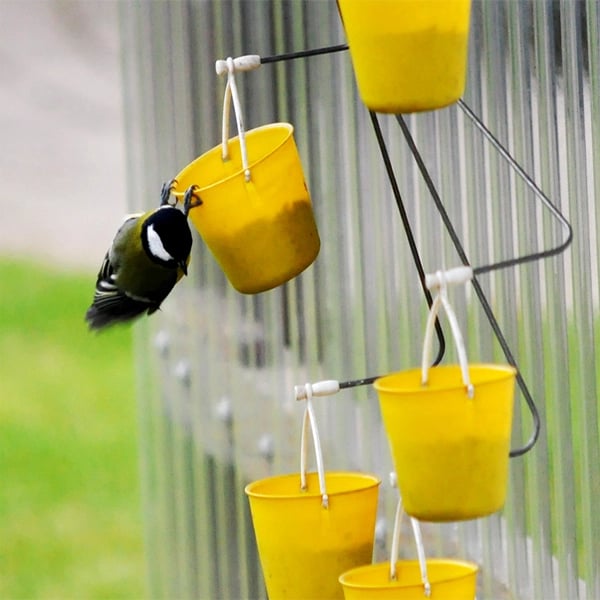 Nourrisseur à Oiseaux en Métal Jaune | Design Unique et Résistant aux Intempéries