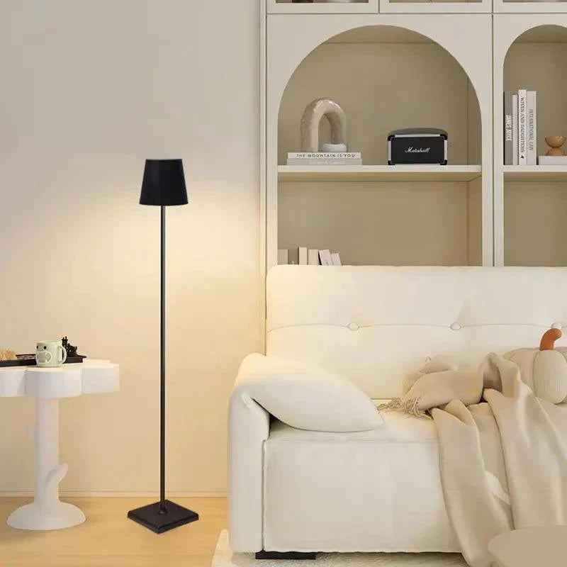Lampe Sur Pied Rechargeable Dimmable | Design Élégant et Polyvalent