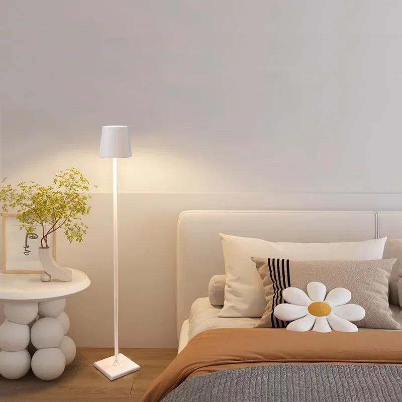 Lampe Sur Pied Rechargeable Dimmable | Design Élégant et Polyvalent