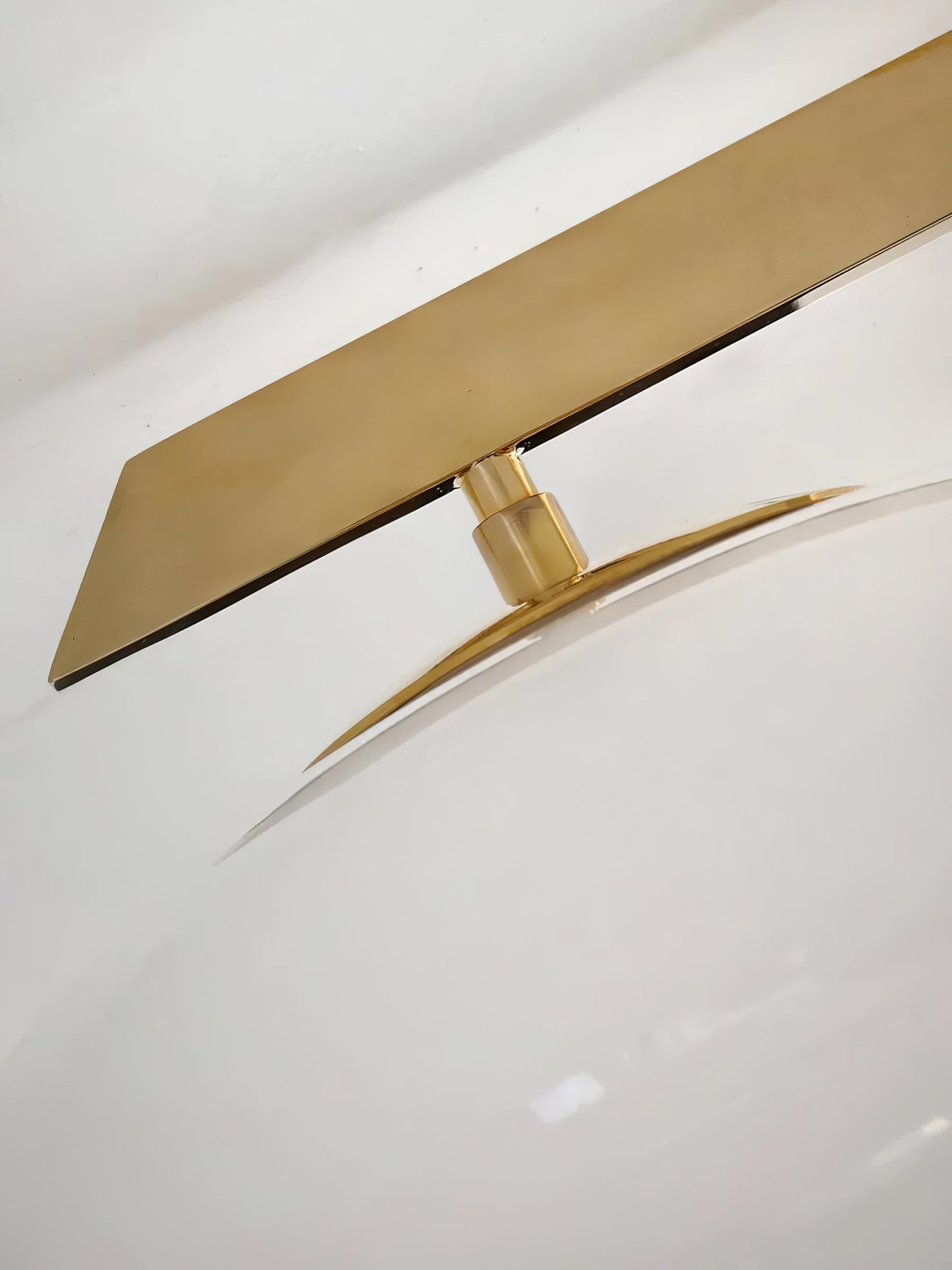 Plafonnier Art Déco en Verre | Élégance et Style pour Intérieur