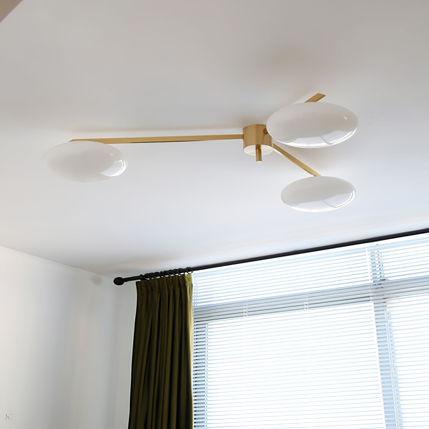 Plafonnier Art Déco en Verre | Élégance et Style pour Intérieur