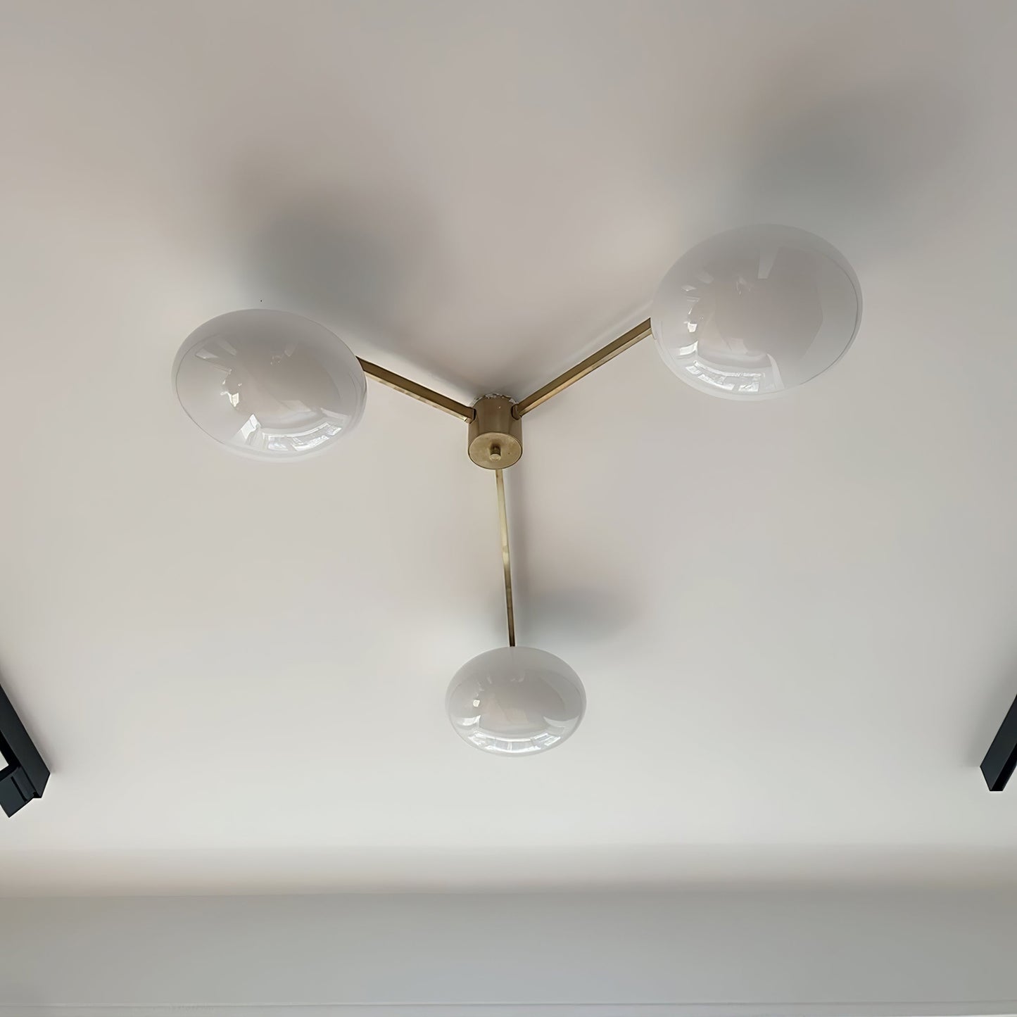 Plafonnier Art Déco en Verre | Élégance et Style pour Intérieur