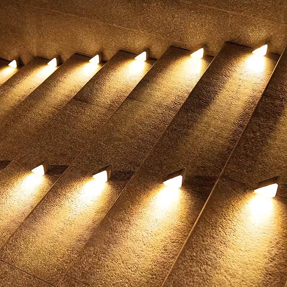 Lampes Solaires pour Escaliers Extérieurs | Éclairage Écologique et Design Élégant