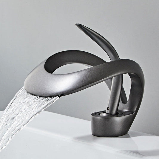 Robinet de Lavabo en Or Brossé | Design Contemporain et Fonctionnel