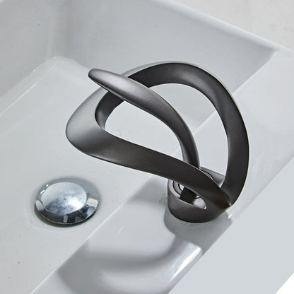 Robinet de Lavabo en Or Brossé | Design Contemporain et Fonctionnel