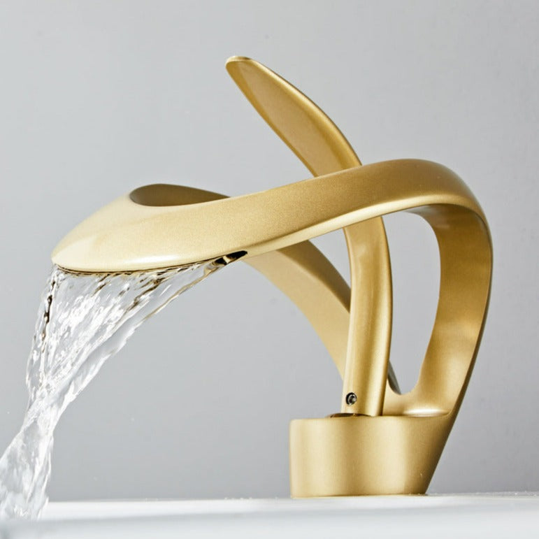 Robinet de Lavabo en Or Brossé | Design Contemporain et Fonctionnel