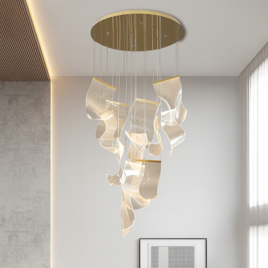 Lustre d'Escalier en Acrylique Doré | Design Contemporain et Éclat Radieux