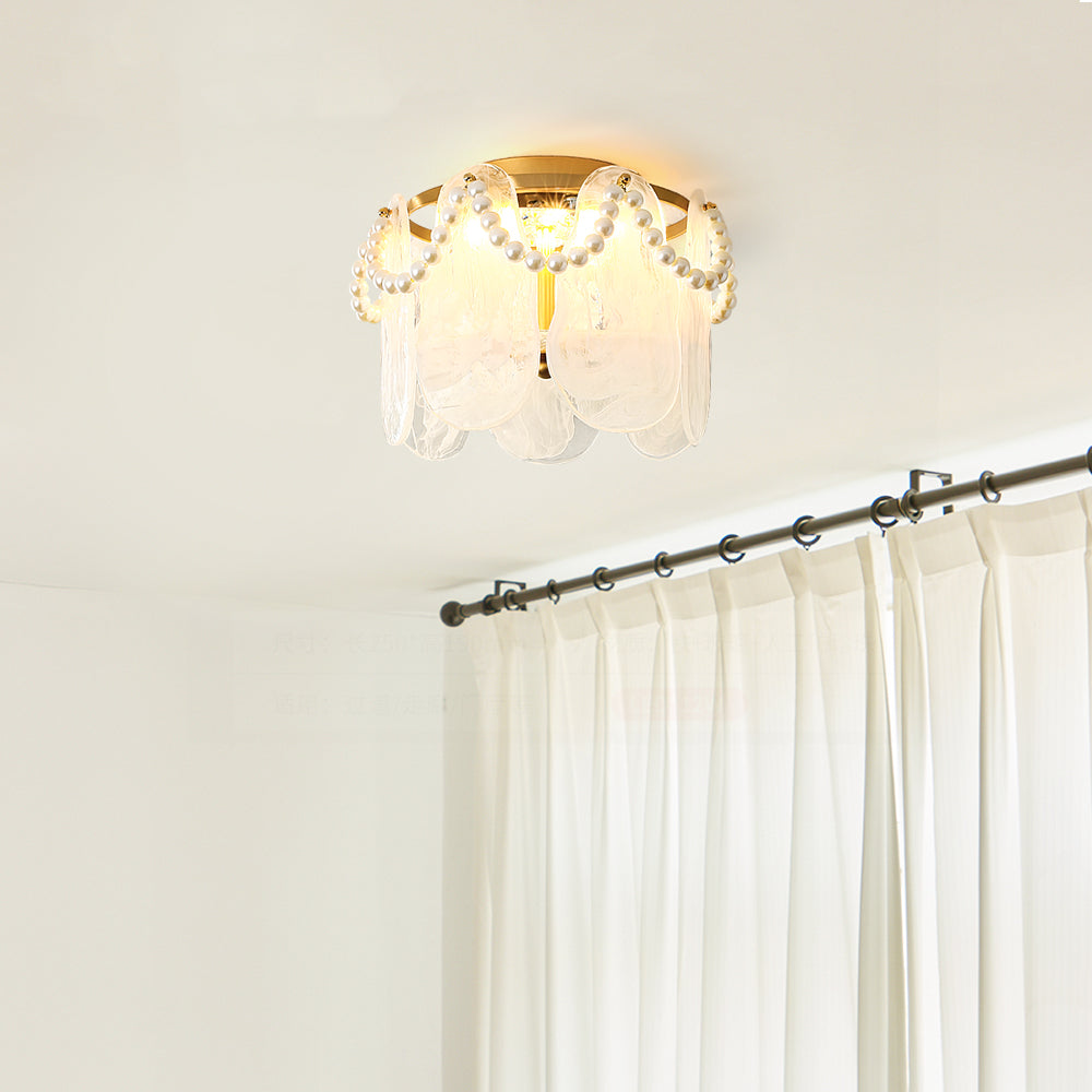 Lustre en Métal Doré avec Perles | Éclairage Élégant et Accueillant
