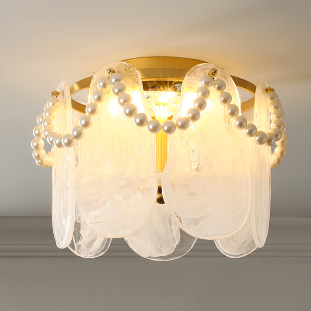Lustre en Métal Doré avec Perles | Éclairage Élégant et Accueillant
