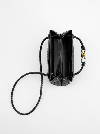 Sac à Main Noir pour Femme | Détail en Métal Torsadé Élégant