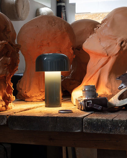 Lampe LED Rechargeable Portable | Design Élégant et Fonctionnel