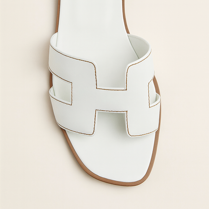 Sandales Plates en Cuir pour Femmes | Brides Ajustables et Semelle Ergonomique
