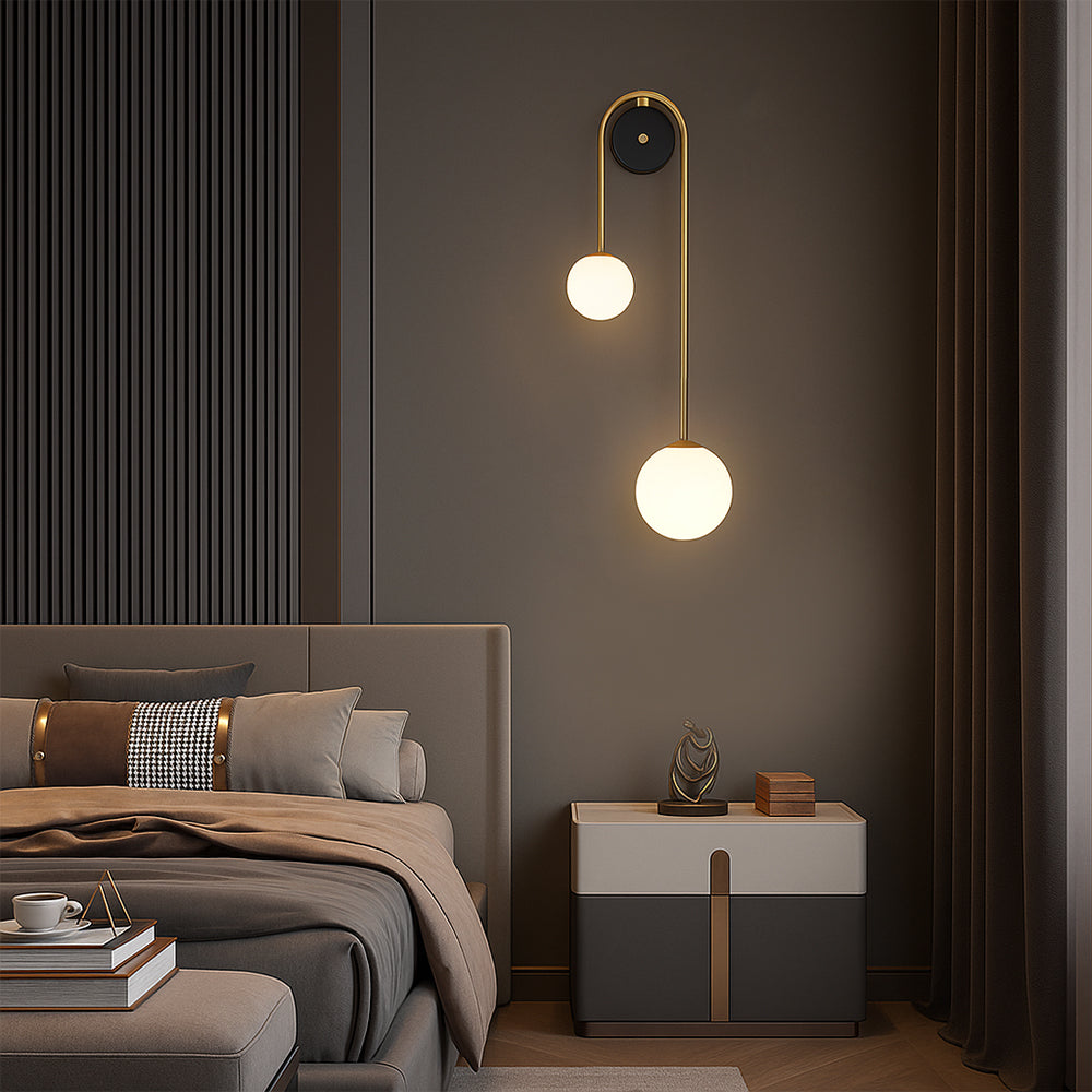 Applique Murale Contemporaine en Laiton | Design Épuré et Ambiance Chaleureuse