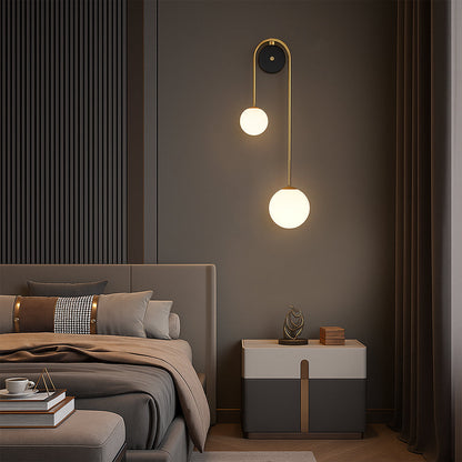 Applique Murale Contemporaine en Laiton | Design Épuré et Ambiance Chaleureuse