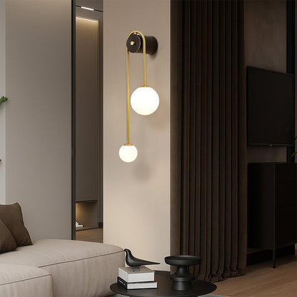 Applique Murale Contemporaine en Laiton | Design Épuré et Ambiance Chaleureuse