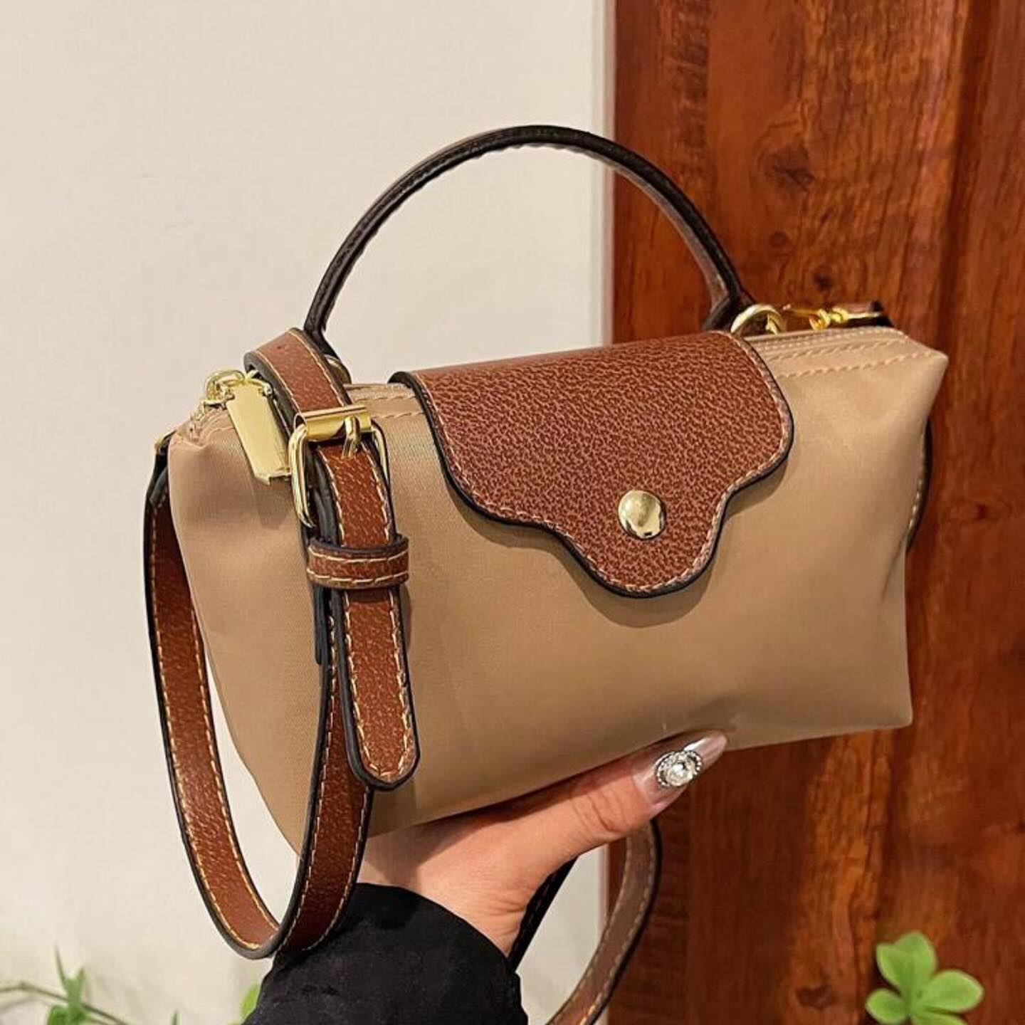 Sac Bandoulière Chic Noir pour Femmes | Compact et Élégant pour Vos Essentiels
