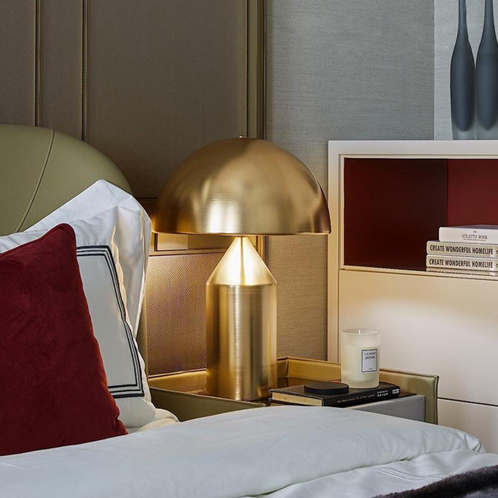 Lampe de Table Métallique | Éclairage Ambiant Chaud et Élégant