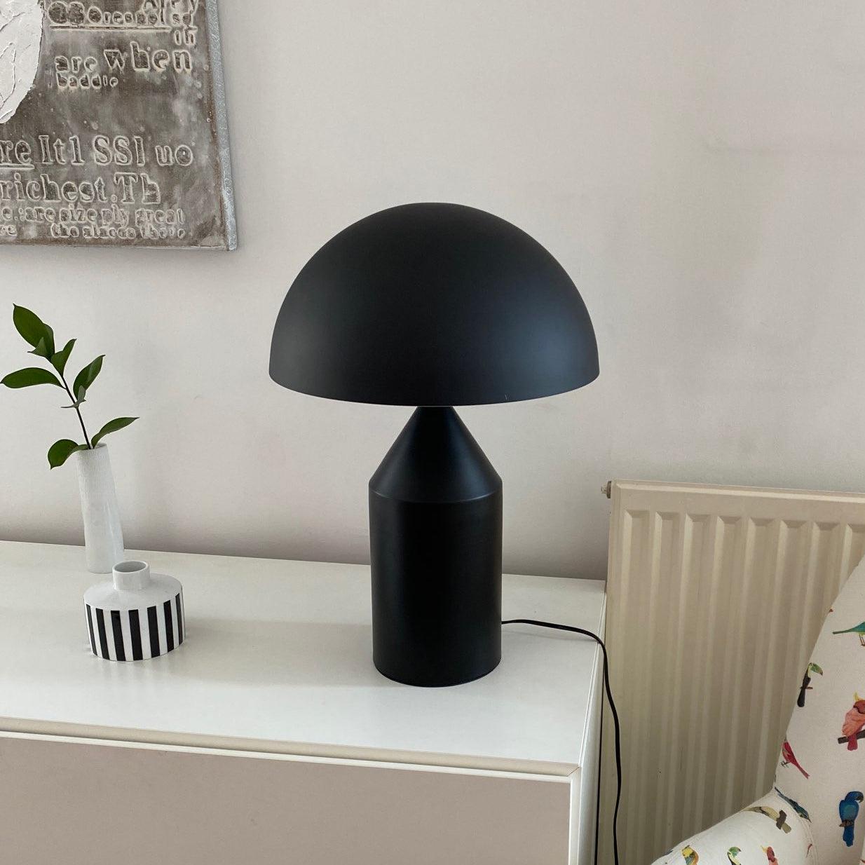 Lampe de Table Métallique | Éclairage Ambiant Chaud et Élégant