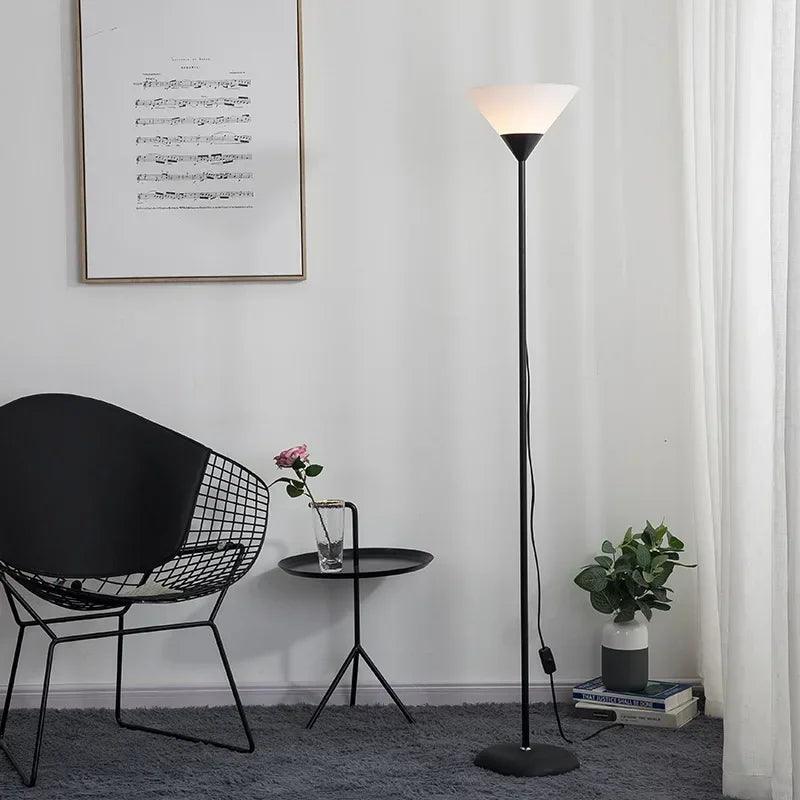 Lampe sur Pied LED Élégante | Éclairage Ambiant Chaleureux et Moderne
