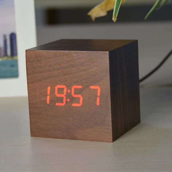 Horloge Numérique Compacte pour Bureau | Design Élégant et Précis