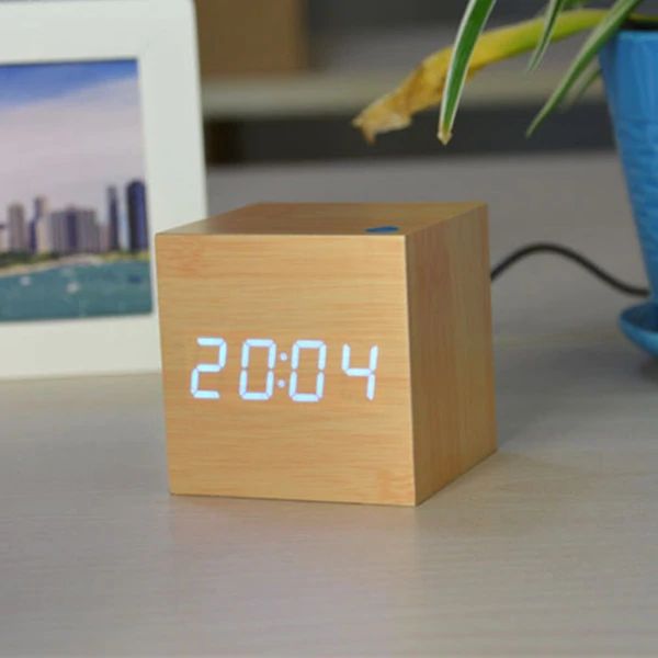 Horloge Numérique Compacte pour Bureau | Design Élégant et Précis