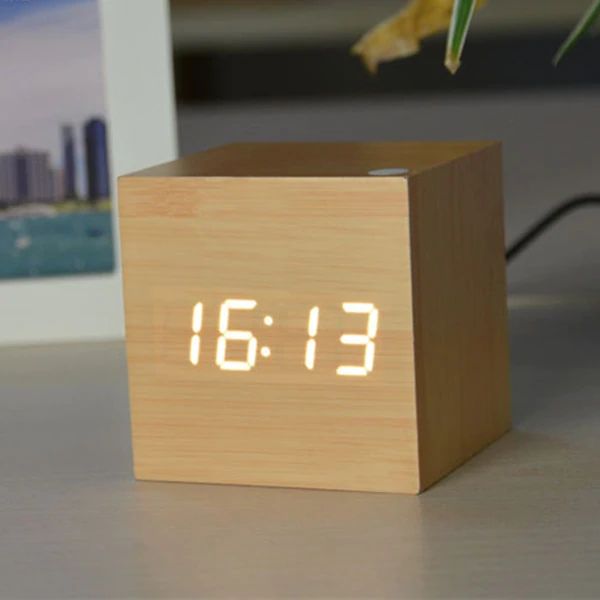 Horloge Numérique Compacte pour Bureau | Design Élégant et Précis