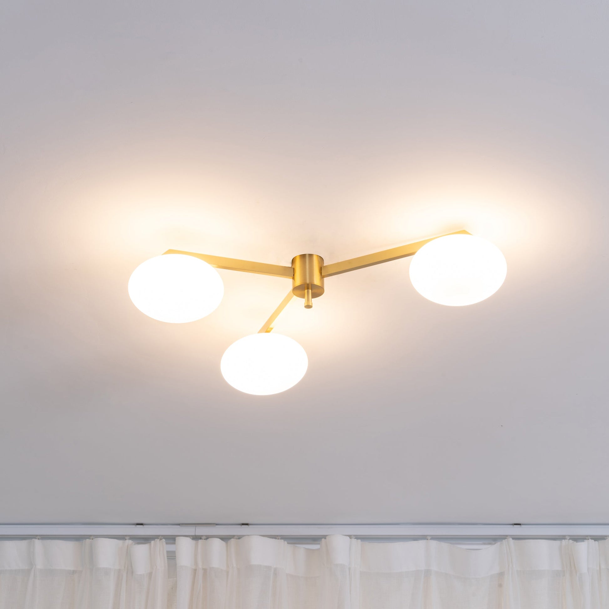 Plafonnier Art Déco en Verre | Élégance et Style pour Intérieur