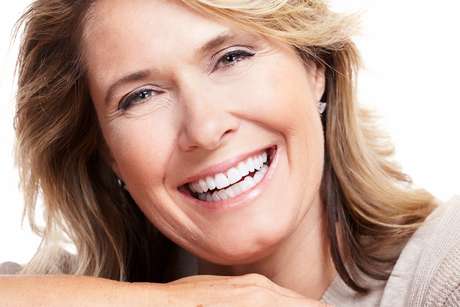 Prothèses Dentaires Sur Mesure | Restaurez Votre Sourire Naturel