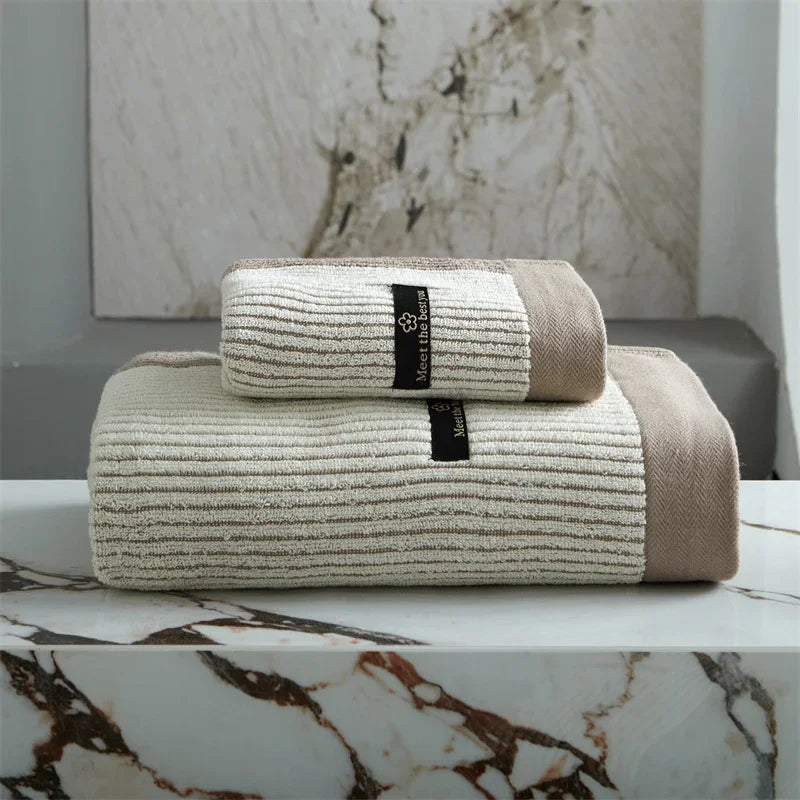 Serviette de Bain en Coton Biologique | Douceur et Absorbance Exceptionnelles