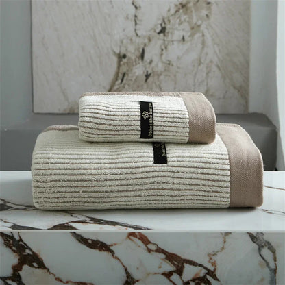 Serviette de Bain en Coton Biologique | Douceur et Absorbance Exceptionnelles
