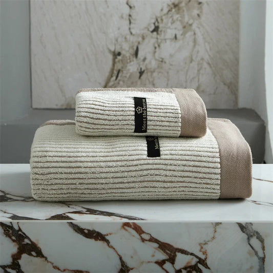 Serviette de Bain en Coton Biologique | Douceur et Absorbance Exceptionnelles