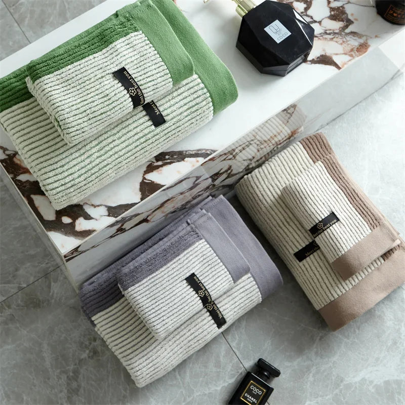 Serviette de Bain en Coton Biologique | Douceur et Absorbance Exceptionnelles