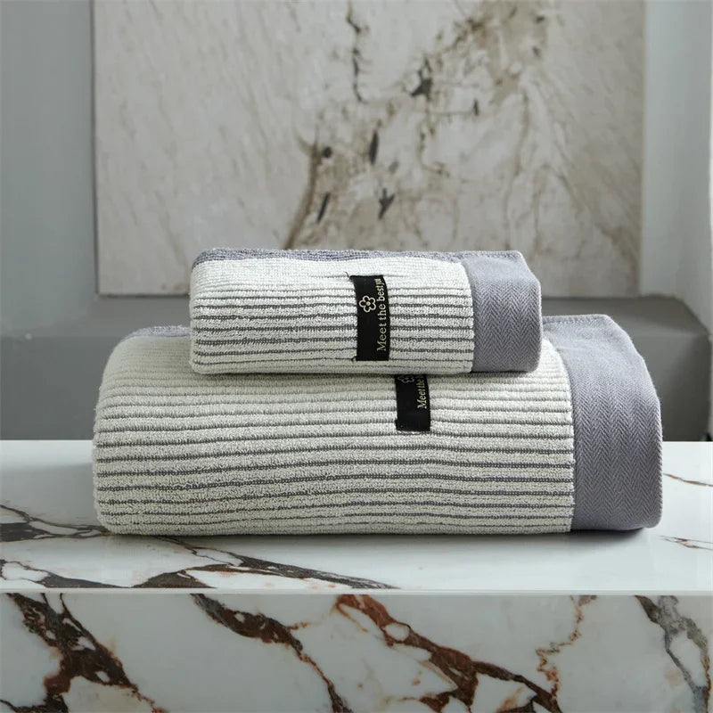 Serviette de Bain en Coton Biologique | Douceur et Absorbance Exceptionnelles