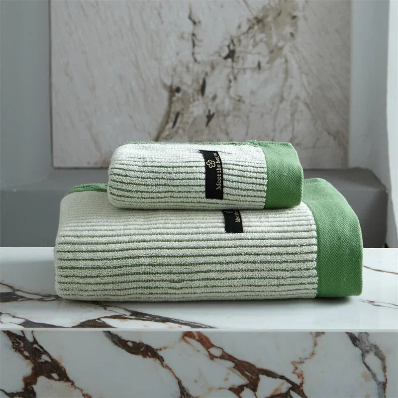 Serviette de Bain en Coton Biologique | Douceur et Absorbance Exceptionnelles