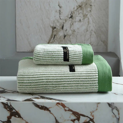Serviette de Bain en Coton Biologique | Douceur et Absorbance Exceptionnelles
