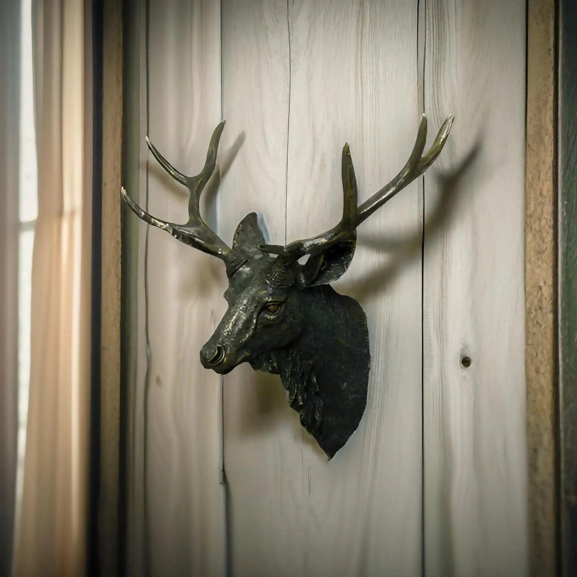 Décor Mural Tête de Cerf Faux | Art en Résine Fait Main Élégant