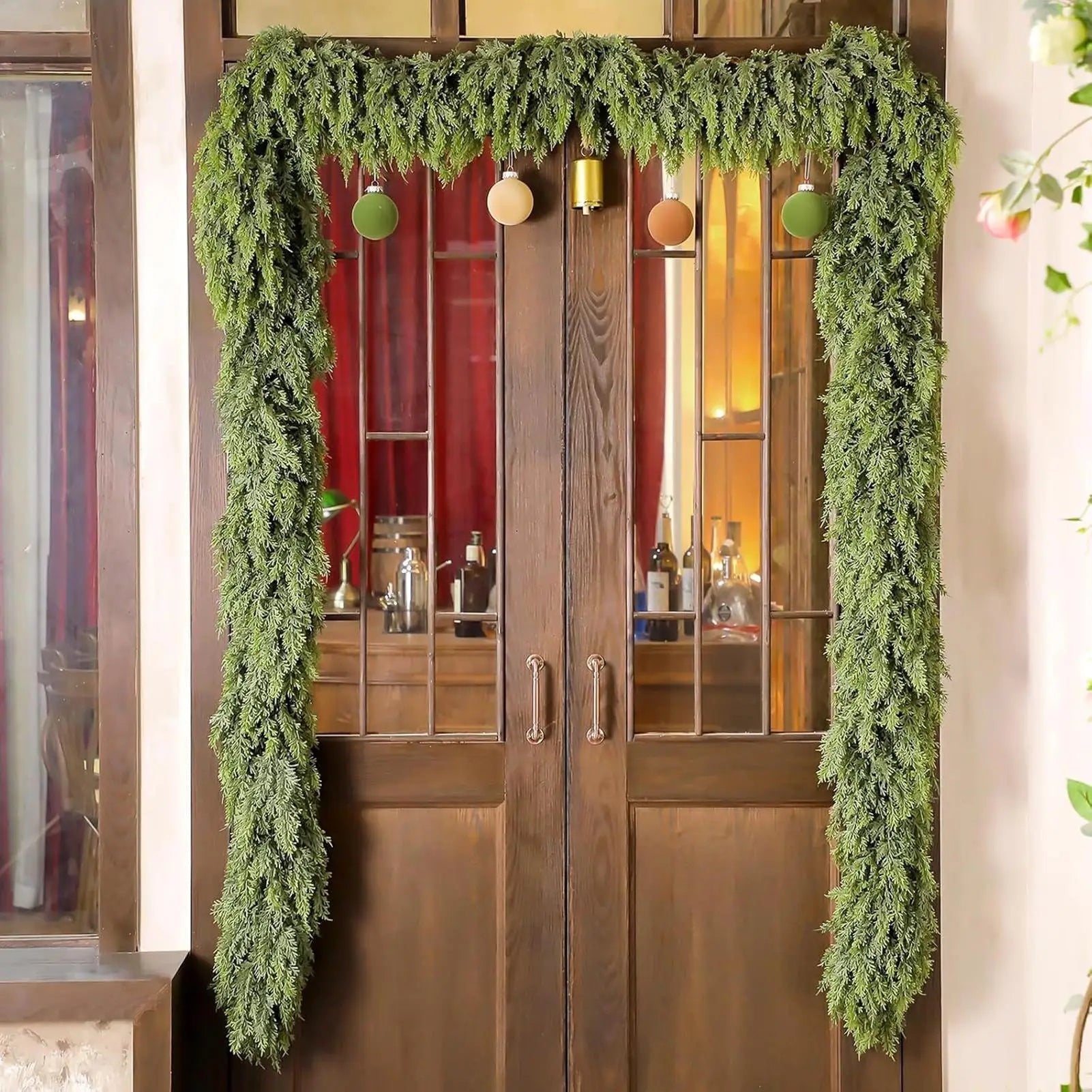 Guirlande de Noël en Cyprès | Décoration Élégante avec Lumières LED