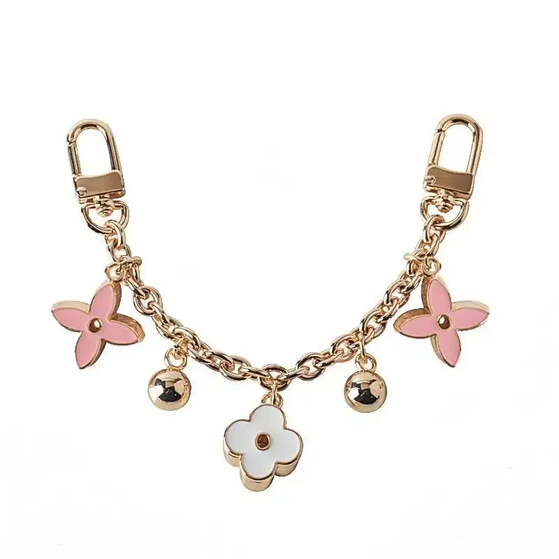 Pendentif Chaîne de Fleurs | Accessoire Élégant pour Sacs et Téléphones