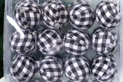 Boules de Noël à Carreaux | Décoration Festive et Chaleureuse