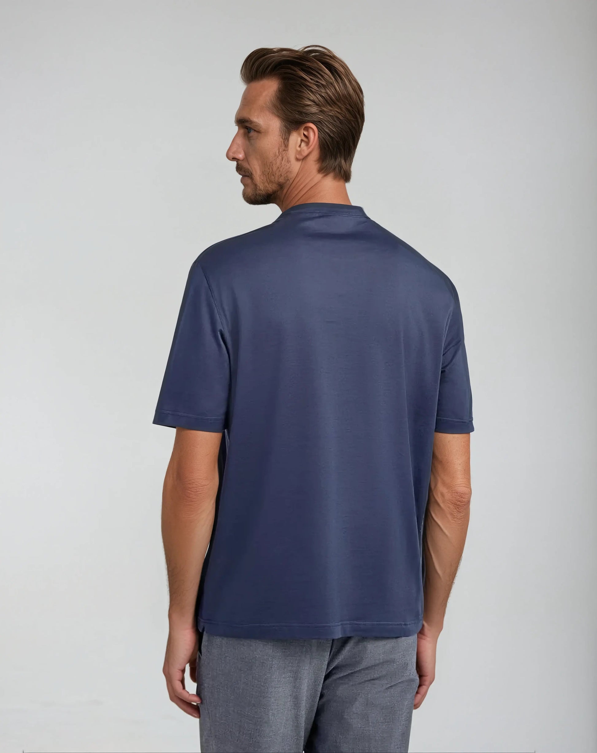 T-shirt sur mesure homme moderne | Confort Luxueux et Style Élégant