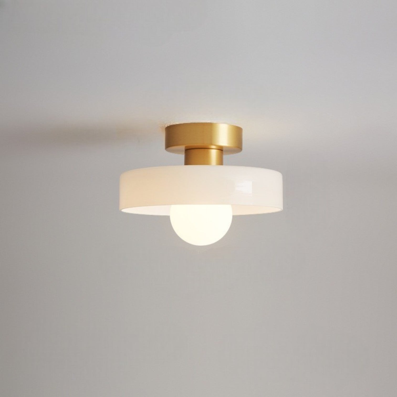 Lampe de Plafond Bauhaus Moderne | Élégance Contemporaine en Laiton et Verre
