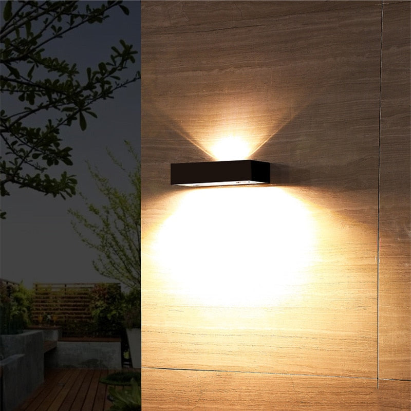Lampe Solaire d'Extérieur Moderne | Éclairage Durable et Résistant aux Intempéries