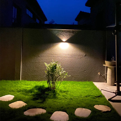 Lampe Solaire d'Extérieur Moderne | Éclairage Durable et Résistant aux Intempéries
