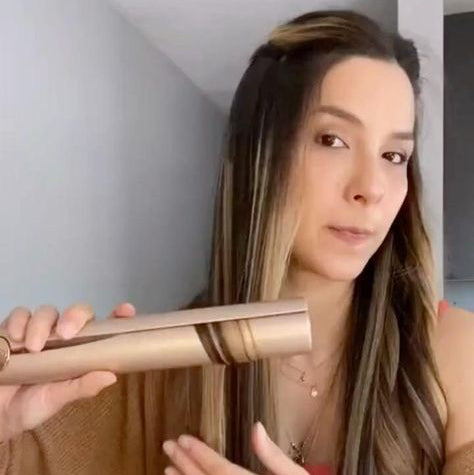 Stylo de Cheveux 2-en-1 | Coiffage Lisse et Brillant Sans Frisottis